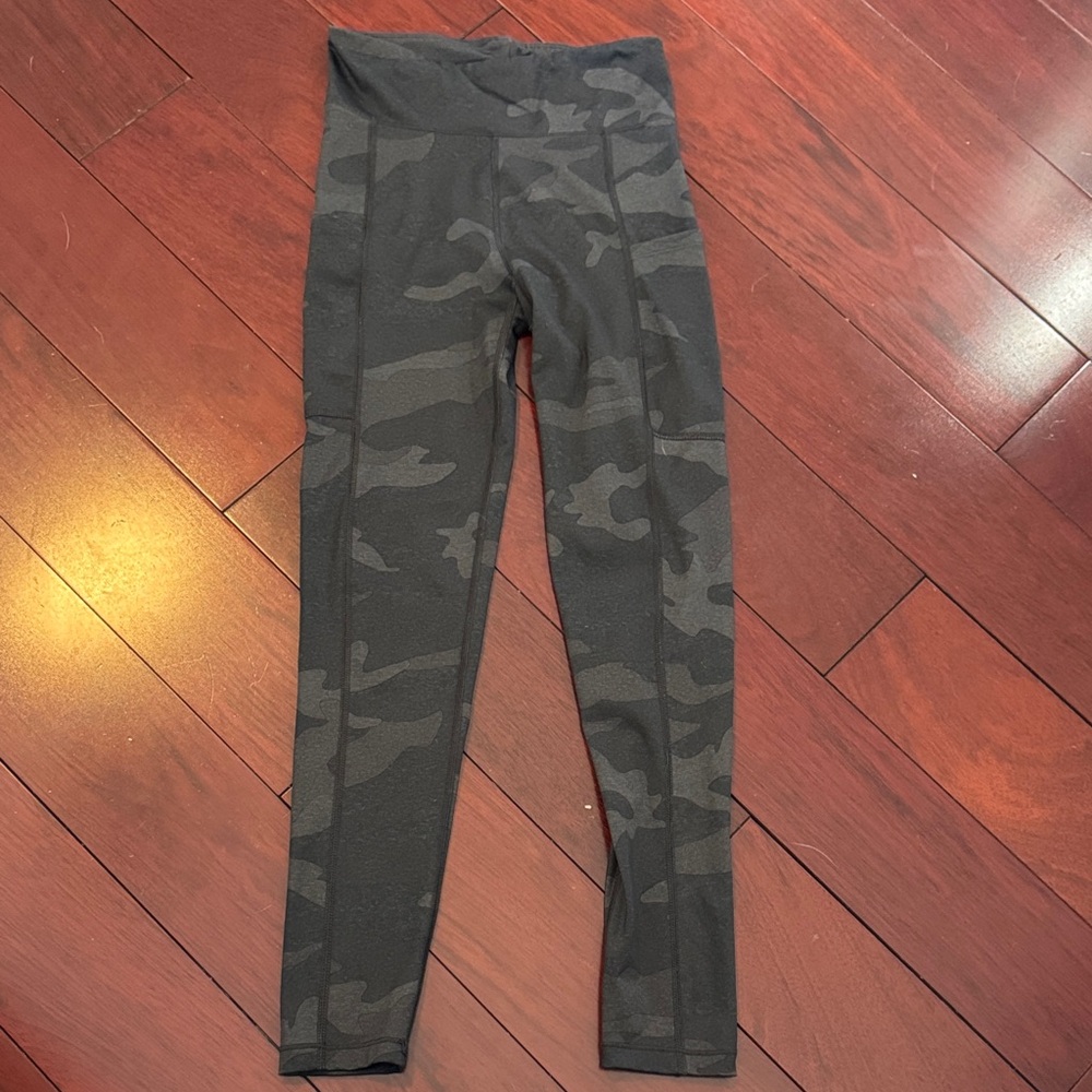 Aeropostale Dark Camo Leggings